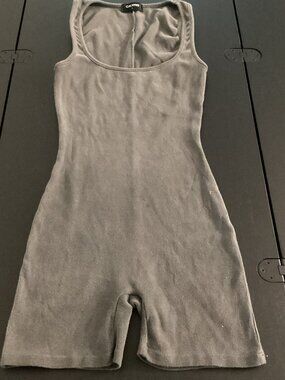 Calypso Gray Scoop Neck Sleeveless Romper - Small